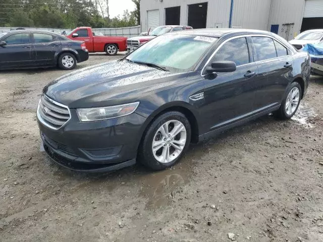 2015 Ford Taurus SE