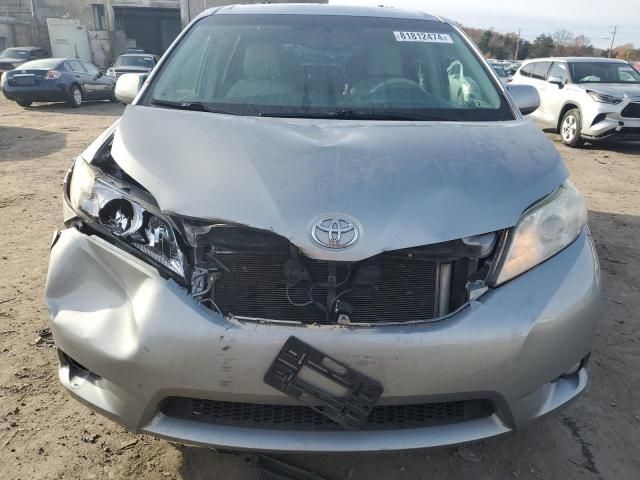 2013 Toyota Sienna XLE