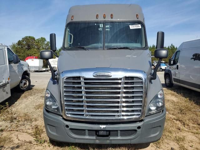 2017 Freightliner Cascadia 113