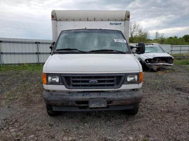 2005 Ford Econoline E450 Super Duty Cutaway Van