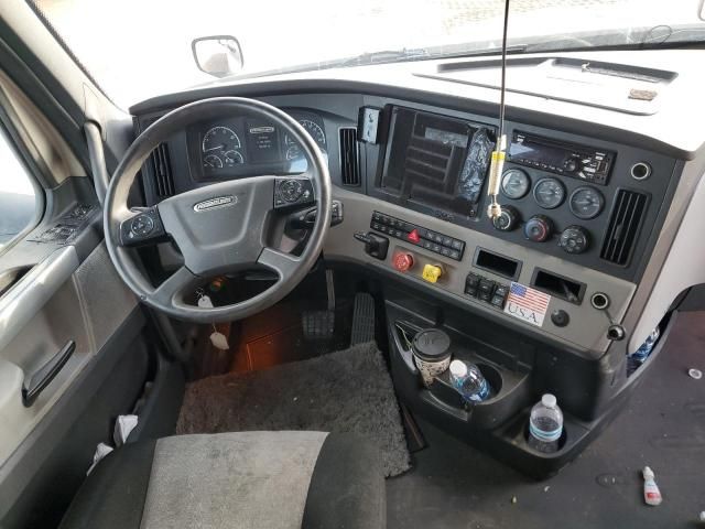 2019 Freightliner Cascadia 126