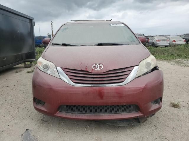 2017 Toyota Sienna LE