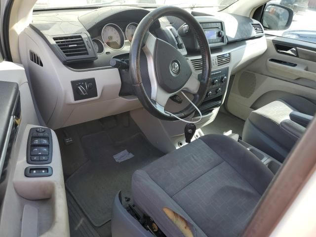 2009 Volkswagen Routan SE