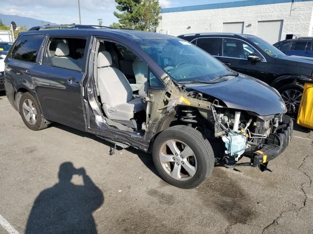 2016 Toyota Sienna LE