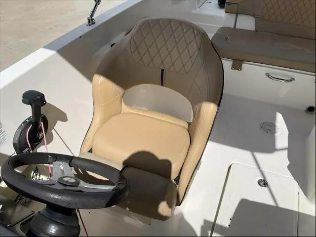 2022 Bayliner VR6 BR