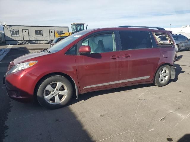 2017 Toyota Sienna LE