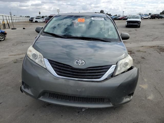 2013 Toyota Sienna LE