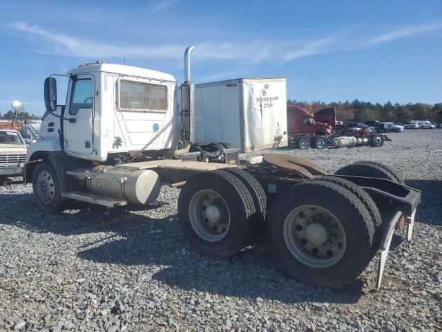 2006 Mack 600 CXN600