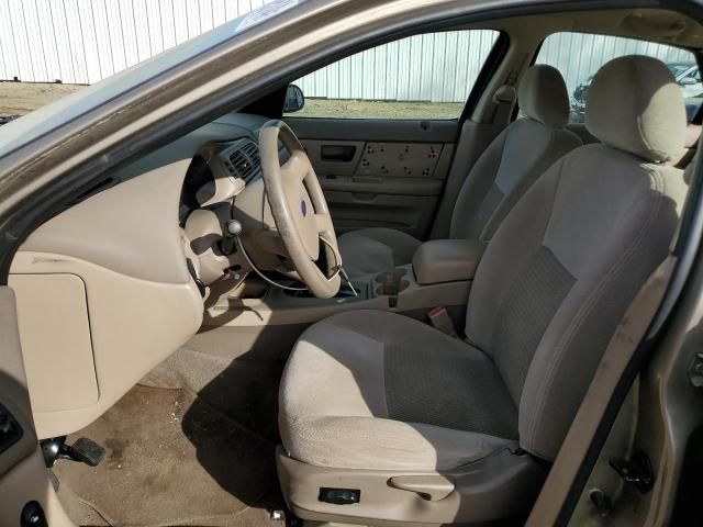 2004 Ford Taurus SE