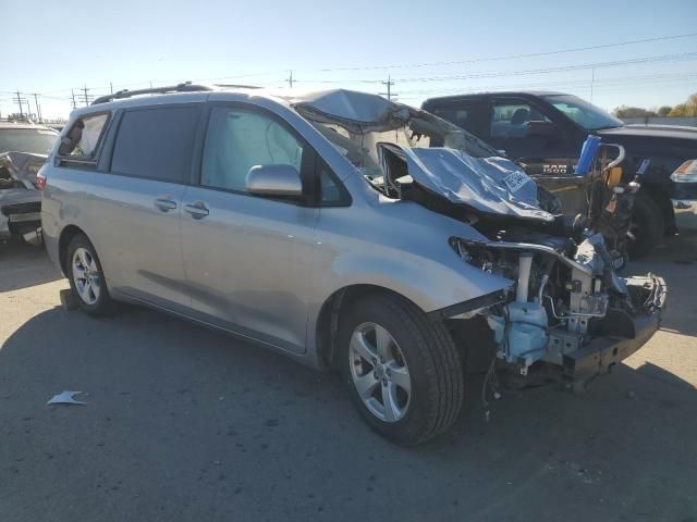 2015 Toyota Sienna LE