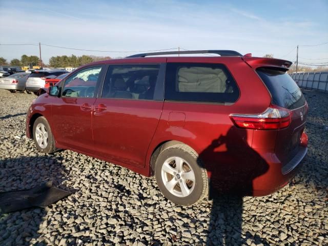 2020 Toyota Sienna LE