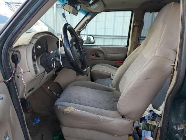 2003 GMC Safari XT