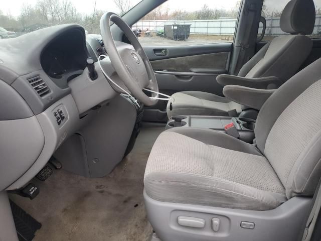 2010 Toyota Sienna LE