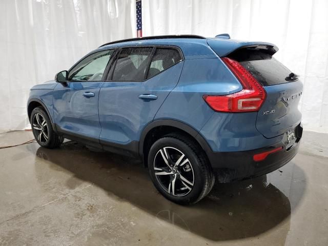 2024 Volvo XC40 Core