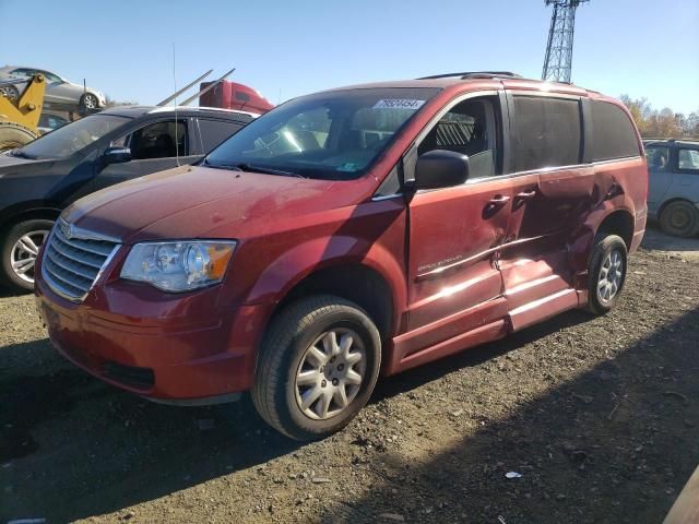 2009 Chrysler Town & Country LX