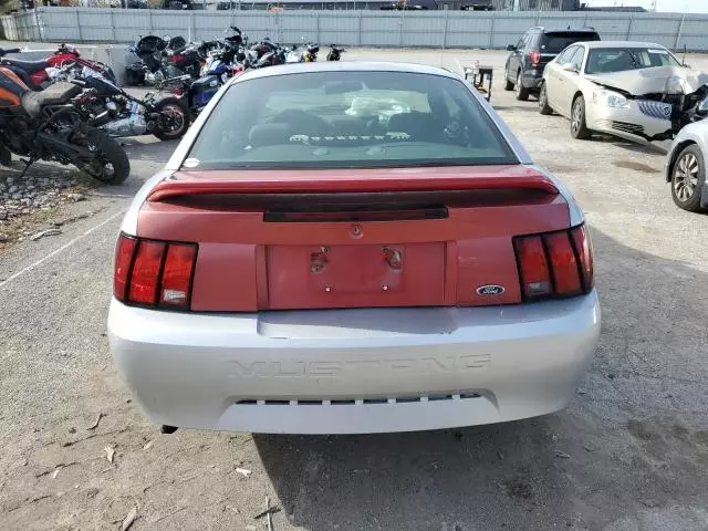 2004 Ford Mustang