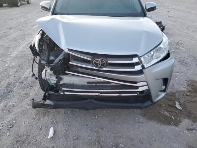 2018 Toyota Highlander SE