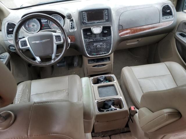 2011 Chrysler Town & Country Touring L