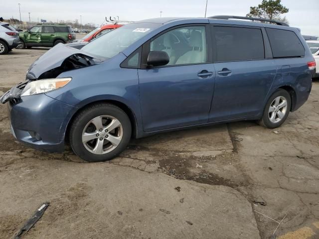 2013 Toyota Sienna LE