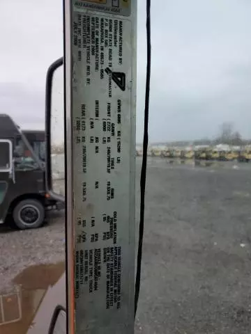 2009 Freightliner Chassis M Line WALK-IN Van