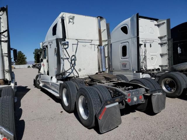 2000 Freightliner Conventional FLC120