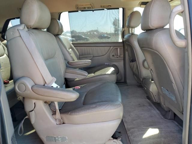 2004 Toyota Sienna XLE