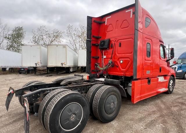 2021 Freightliner Cascadia 126