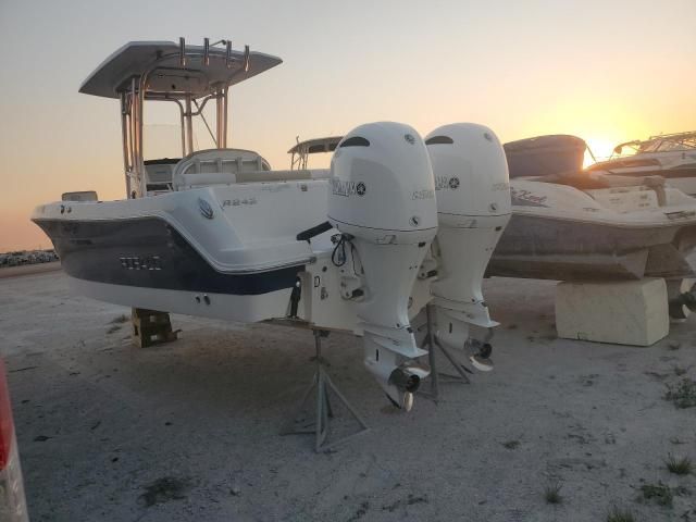 2018 Robalo Boat