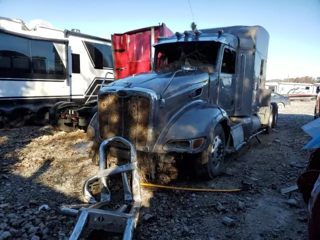 2006 Peterbilt 386