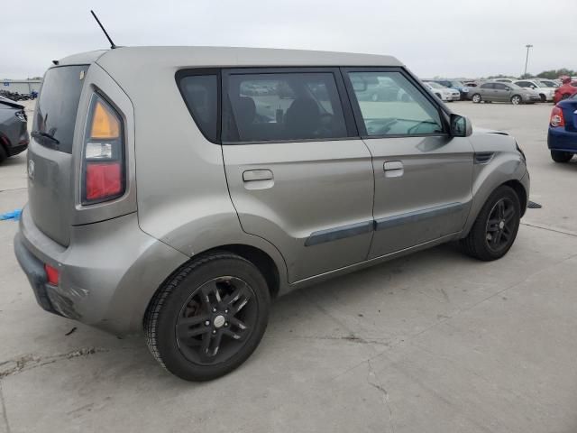 2010 KIA Soul +