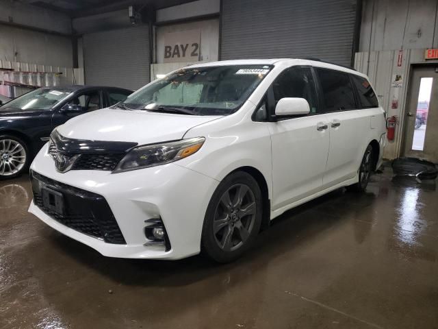 2018 Toyota Sienna SE