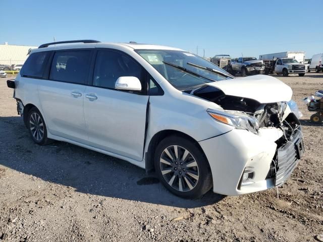 2018 Toyota Sienna XLE