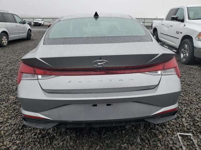 2022 Hyundai Elantra SE