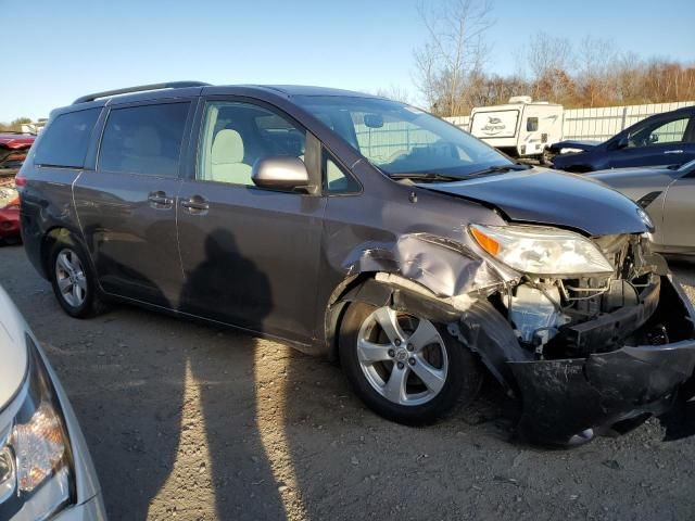 2011 Toyota Sienna LE