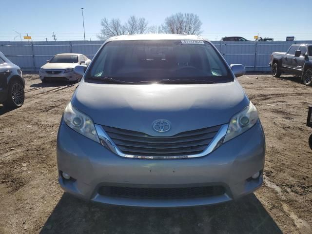 2013 Toyota Sienna XLE