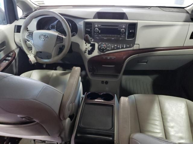 2012 Toyota Sienna XLE