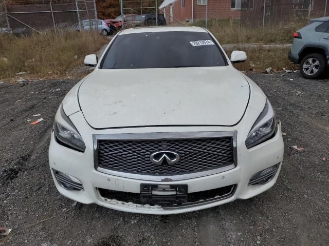 2017 Infiniti Q70 3.7