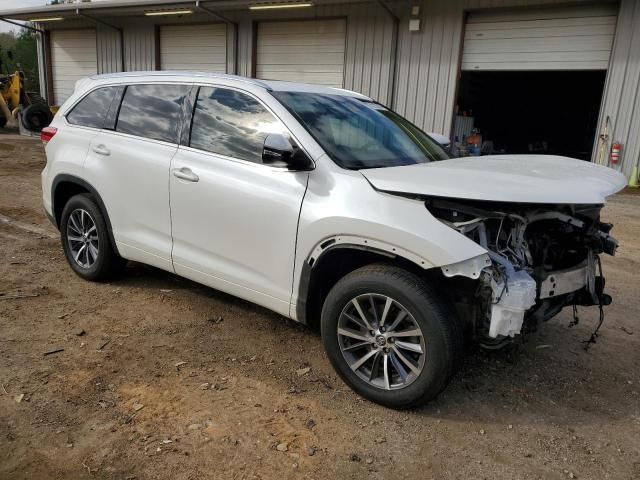 2017 Toyota Highlander SE