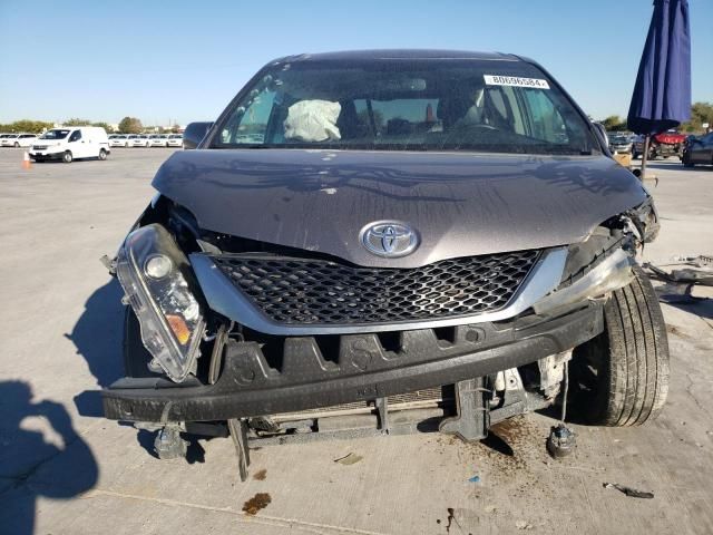 2017 Toyota Sienna SE