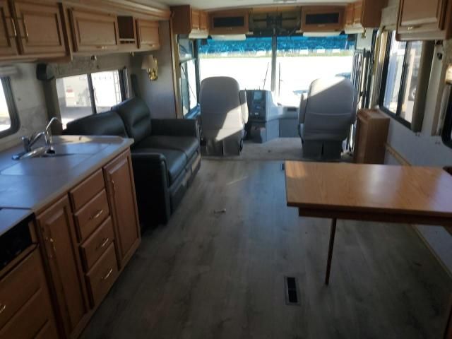 2001 Winnebago 2001 Freightliner Chassis X Line Motor Home