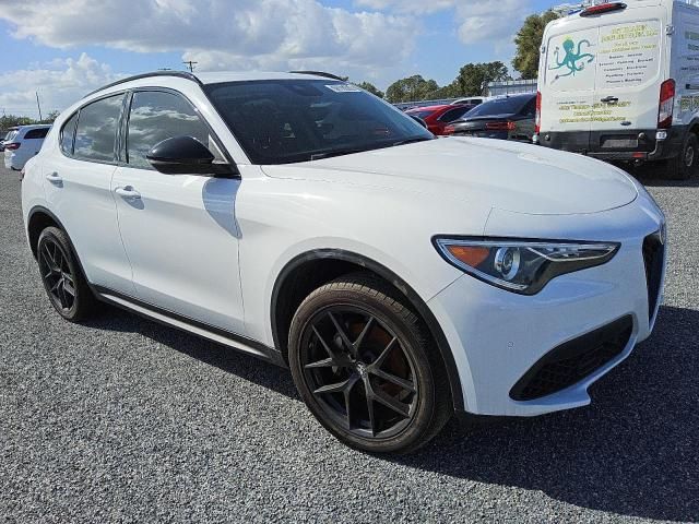 2021 Alfa Romeo Stelvio Sport