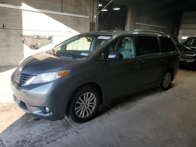 2014 Toyota Sienna XLE