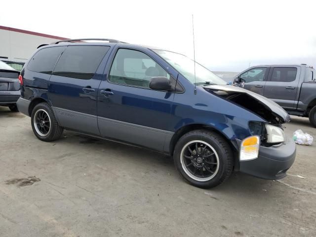 2003 Toyota Sienna LE