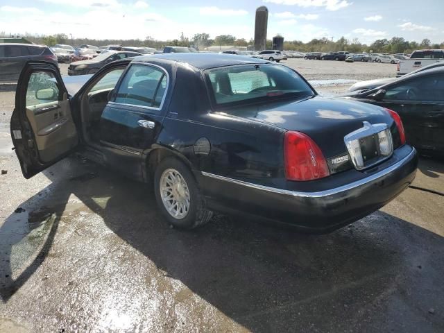 1999 Lincoln Town Car Signature