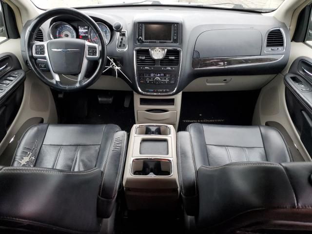 2011 Chrysler Town & Country Touring L