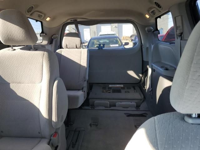 2015 Toyota Sienna LE