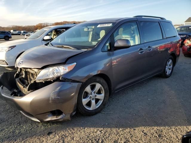 2011 Toyota Sienna LE