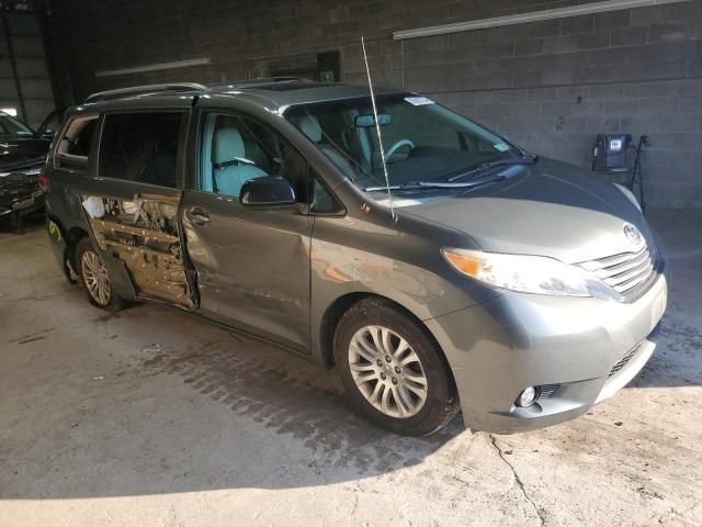 2014 Toyota Sienna XLE