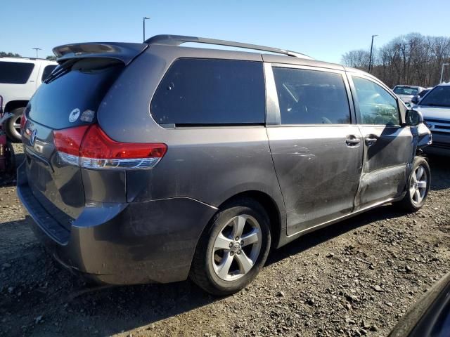 2013 Toyota Sienna LE