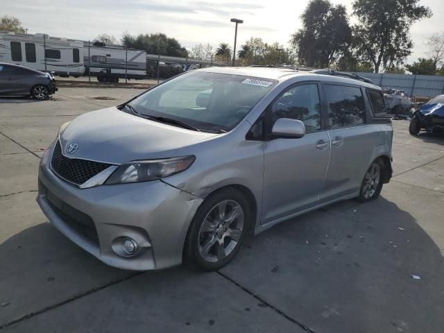 2011 Toyota Sienna Sport